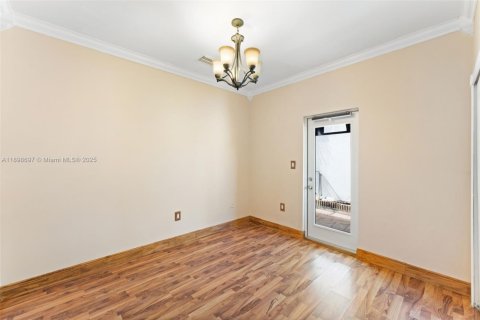 Купить виллу или дом в Майами, Флорида 3 спальни, 177.91м2, № 1953490 - фото 19