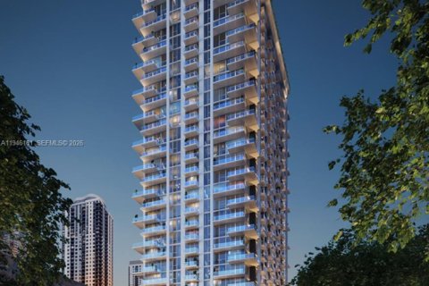 Estudio en el Condominio en Miami, Florida  № 2002463