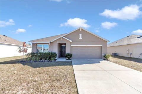 House in Ocala, Florida 3 bedrooms, 155.15 sq.m. № 1901326 - photo 1