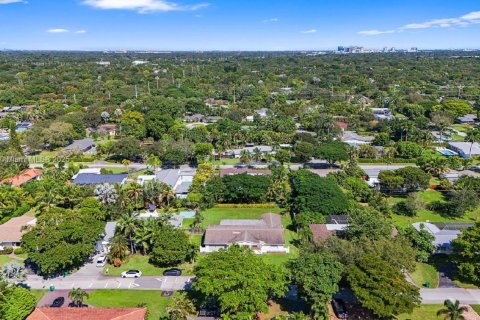Casa en alquiler en Palmetto Bay, Florida, 4 dormitorios, 226.31 m2 № 1952046 - foto 3