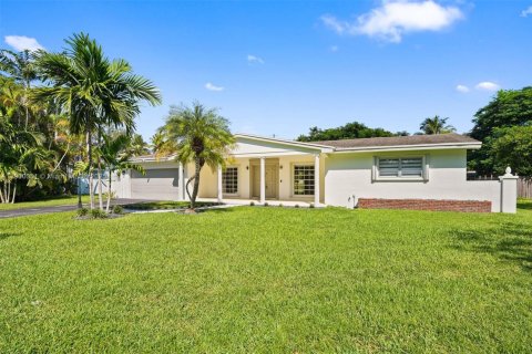 Casa en alquiler en Palmetto Bay, Florida, 4 dormitorios, 226.31 m2 № 1952046 - foto 4