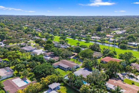 Casa en alquiler en Palmetto Bay, Florida, 4 dormitorios, 226.31 m2 № 1952046 - foto 17