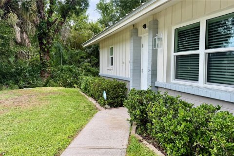 House in Sarasota, Florida 2 bedrooms, 131.74 sq.m. № 2367249