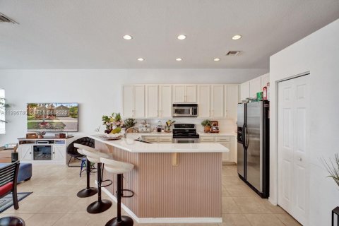 House in Weston, Florida 4 bedrooms, 230.03 sq.m. № 2066851 - photo 16