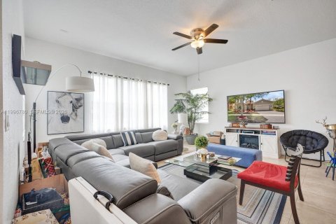 House in Weston, Florida 4 bedrooms, 230.03 sq.m. № 2066851 - photo 14