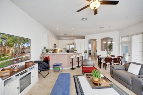 House in Weston, Florida 4 bedrooms, 230.03 sq.m. № 2066851 - photo 17