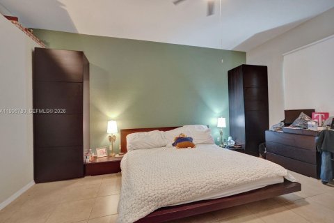 House in Weston, Florida 4 bedrooms, 230.03 sq.m. № 2066851 - photo 21