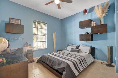 House in Weston, Florida 4 bedrooms, 230.03 sq.m. № 2066851 - photo 28