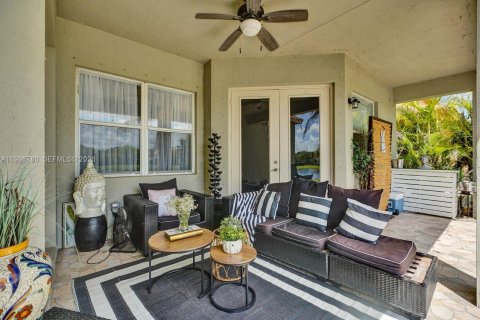 House in Weston, Florida 4 bedrooms, 230.03 sq.m. № 2066851 - photo 29