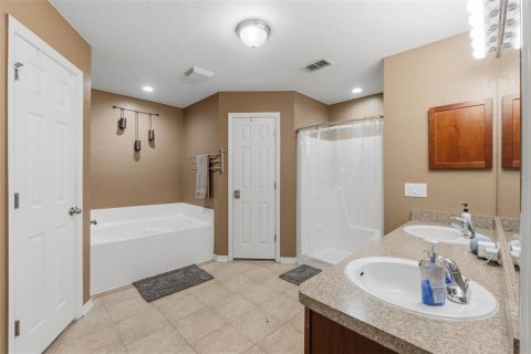 Casa en venta en Spring Hill, Florida, 4 dormitorios, 209.12 m2 № 2201292 - foto 16