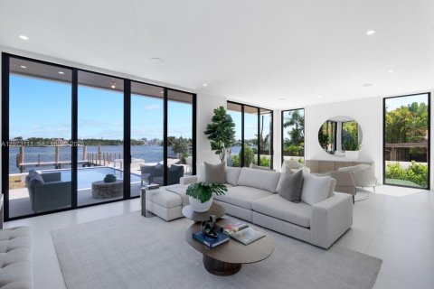 Casa en venta en Miami Beach, Florida, 5 dormitorios, 333.24 m2 № 2033462 - foto 5