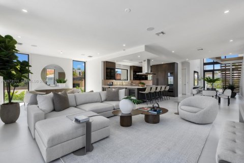 Casa en venta en Miami Beach, Florida, 5 dormitorios, 333.24 m2 № 2033462 - foto 6