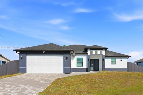 Villa ou maison à Lehigh Acres, Floride 3 chambres, 147.53 m2 № 2076498
