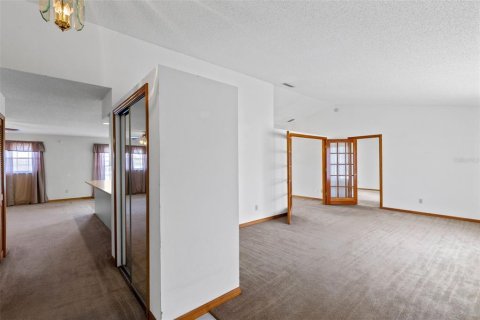 Casa en venta en Deltona, Florida, 3 dormitorios, 174.19 m2 № 2167665 - foto 3