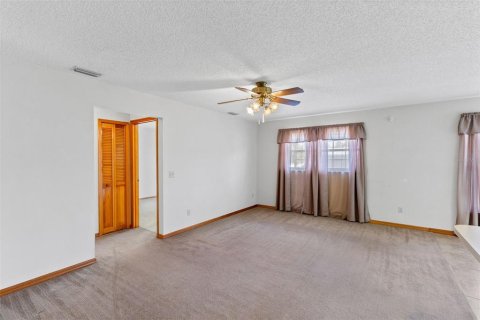 Casa en venta en Deltona, Florida, 3 dormitorios, 174.19 m2 № 2167665 - foto 13