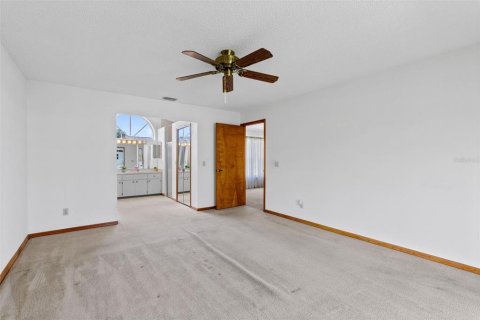 Casa en venta en Deltona, Florida, 3 dormitorios, 174.19 m2 № 2167665 - foto 16