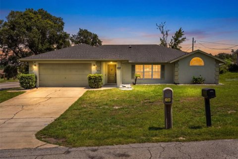 Casa en Deltona, Florida 3 dormitorios, 174.19 m2 № 2167665