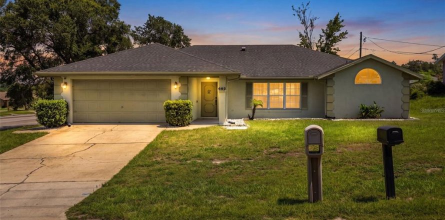 Casa en Deltona, Florida 3 dormitorios, 174.19 m2 № 2167665