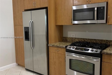 Condo in Sunrise, Florida, 2 bedrooms  № 1854790 - photo 12