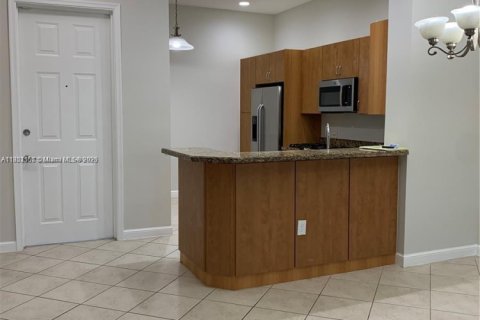 Condo in Sunrise, Florida, 2 bedrooms  № 1854790 - photo 13