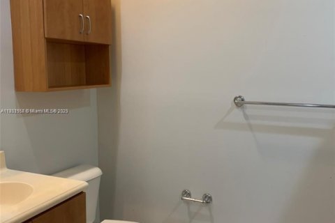 Condo in Sunrise, Florida, 2 bedrooms  № 1854790 - photo 25