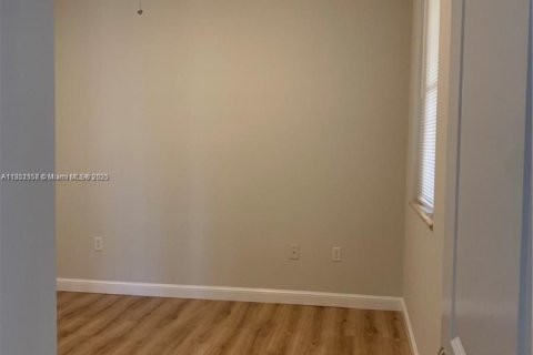 Condo in Sunrise, Florida, 2 bedrooms  № 1854790 - photo 24