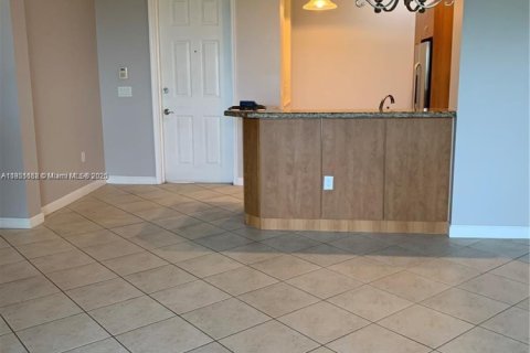 Condo in Sunrise, Florida, 2 bedrooms  № 1854790 - photo 14