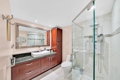 Copropriété à vendre à Pompano Beach, Floride: 2 chambres, 102.19 m2 № 2274272 - photo 10