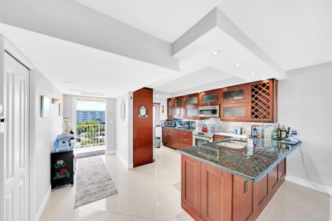 Copropriété à vendre à Pompano Beach, Floride: 2 chambres, 102.19 m2 № 2274272 - photo 3