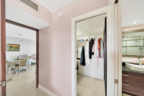 Copropriété à vendre à Pompano Beach, Floride: 2 chambres, 102.19 m2 № 2274272 - photo 12