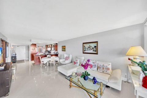 Copropriété à vendre à Pompano Beach, Floride: 2 chambres, 102.19 m2 № 2274272 - photo 18
