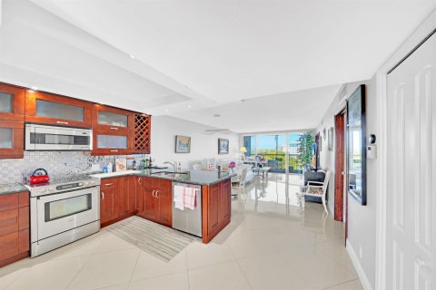 Copropriété à vendre à Pompano Beach, Floride: 2 chambres, 102.19 m2 № 2274272 - photo 2