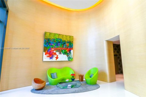 Condo in Miami, Florida, 1 bedroom  № 2022311 - photo 16