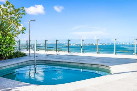 Condo in Miami, Florida, 1 bedroom  № 2022311 - photo 15