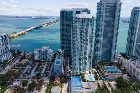 Condo in Miami, Florida, 1 bedroom  № 2022311 - photo 29