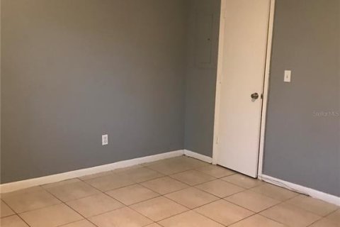 House in Saint Petersburg, Florida 3 bedrooms, 97.55 sq.m. № 1881425 - photo 9
