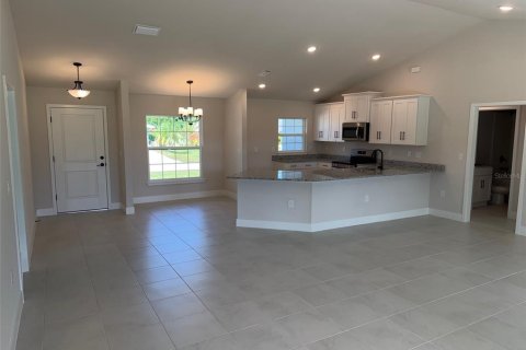 Villa ou maison à vendre à Port Charlotte, Floride: 3 chambres, 143.07 m2 № 2427038 - photo 3