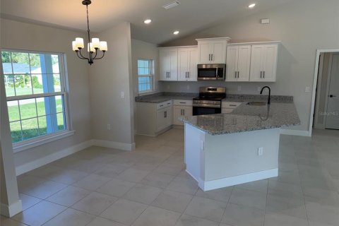Villa ou maison à vendre à Port Charlotte, Floride: 3 chambres, 143.07 m2 № 2427038 - photo 4