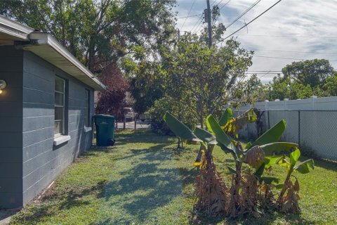 Immobilier commercial à vendre à Bradenton, Floride: 4 chambres, 135.45 m2 № 2349332 - photo 16