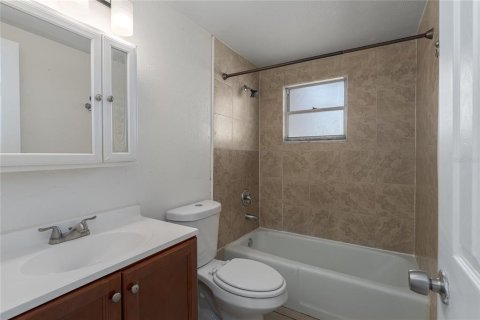 Immobilier commercial à vendre à Bradenton, Floride: 4 chambres, 135.45 m2 № 2349332 - photo 12