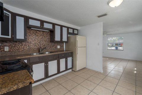 Immobilier commercial à vendre à Bradenton, Floride: 4 chambres, 135.45 m2 № 2349332 - photo 7