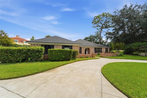 House in Apopka, Florida 3 bedrooms, 292.18 sq.m. № 2393741 - photo 21