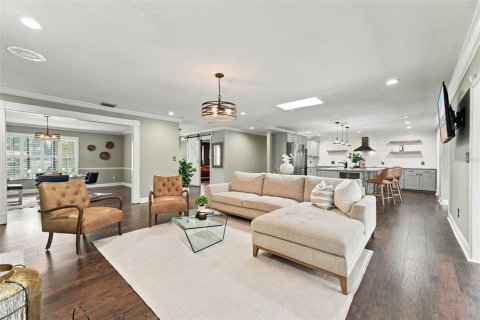 House in Apopka, Florida 3 bedrooms, 292.18 sq.m. № 2393741 - photo 22