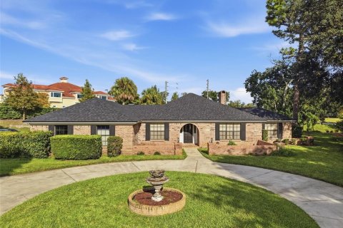 House in Apopka, Florida 3 bedrooms, 292.18 sq.m. № 2393741