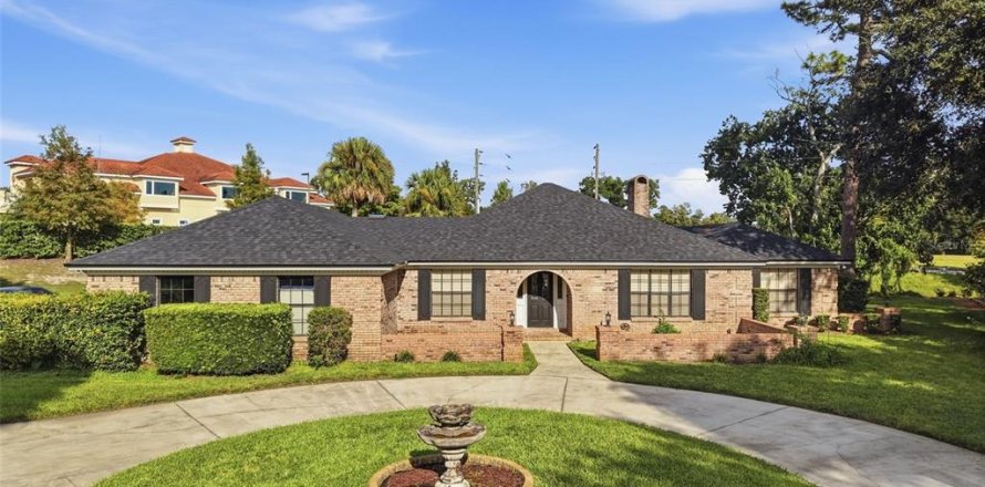 House in Apopka, Florida 3 bedrooms, 292.18 sq.m. № 2393741