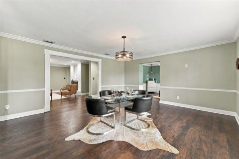 House in Apopka, Florida 3 bedrooms, 292.18 sq.m. № 2393741 - photo 2