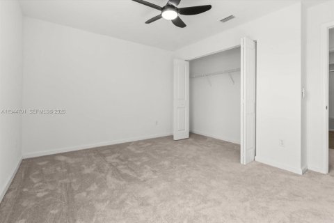 House in St. Lucie, Florida 5 bedrooms, 223.8 sq.m. № 2002933 - photo 30