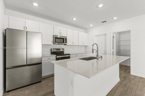 House in St. Lucie, Florida 5 bedrooms, 223.8 sq.m. № 2002933 - photo 11