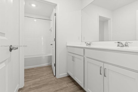 House in St. Lucie, Florida 5 bedrooms, 223.8 sq.m. № 2002933 - photo 27