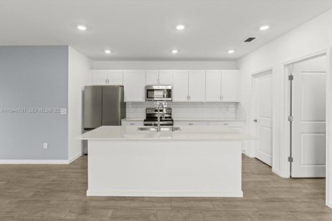 House in St. Lucie, Florida 5 bedrooms, 223.8 sq.m. № 2002933 - photo 9